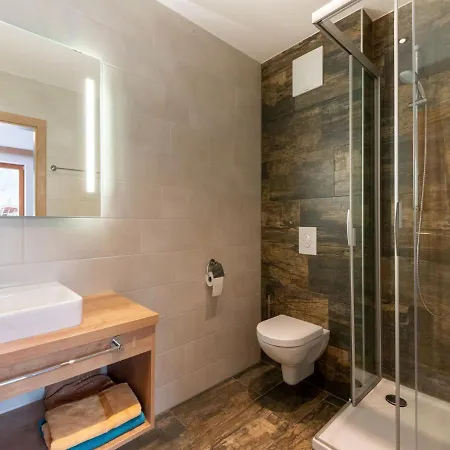 In Wald Near Zillertal Arena * والد ام بينزاغو